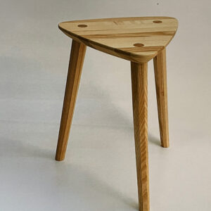 Dreieckshocker - triangular stool